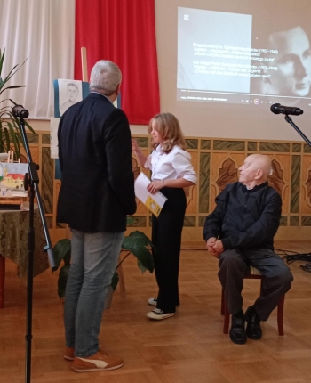 Preisverleihung durch Großdechant Jung und Schulleiter Popiel